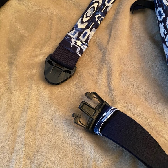 VERA BRADLEY SLING BACKPACK NWT - Picture 10 of 10